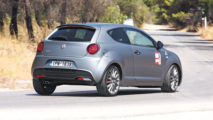 Η κορυφαία έκδοση της Alfa Romeo MiTo μπορεί να κινηθεί σε γρήγορους ρυθμούς, ενώ ακόμη και κάτω από συνθήκες πίεσης θα αντιδράσει προοδευτικά, εξασφα